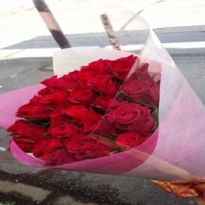 凛とした美しい赤いバラ!1本￥320円!20本...の詳細画像1