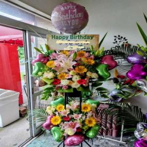 ☆Ｂｉｒｔｈｄａｙバルーンとハートのバルーン付き生花スタンド2段でサプライズ！！花種・バルーン色・種...