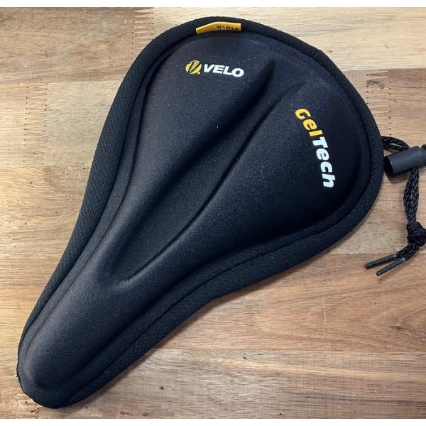 VELO ベロ Plush 自転車用サドルカバー 細身 ゲルクッション 中央溝 ブラック