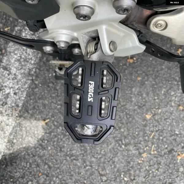 並行輸入品 BMW F900GS F 900GS F 900GS オートバイ ビレット ワイド フッ...