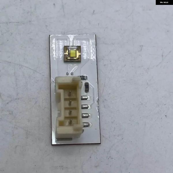 並行輸入品 8X0998475 アウディ A1 8X DRL LED デイタイムランニングライト L...