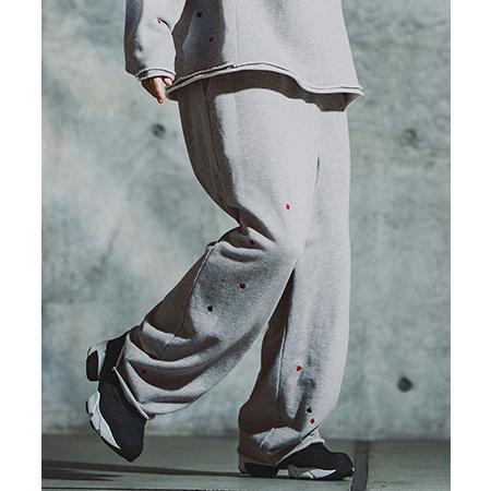 【GLIMCLAP(グリムクラップ)】Card Stitch Emblem Sweat pants ...