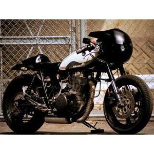 正規品／アンブ SR400 SR500 SR用ロケットカウルBALLE TYPE3（ブラック） AN...