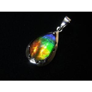 カナダ の 稀少 な 化石 宝石 アンモライト 【 K14 ホワイトゴールド