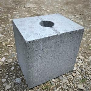 単管パイプ用かんたん基礎コンクリートブロック　（外径48.6）単管パイプ　脱着式　パイプハウス　単管...