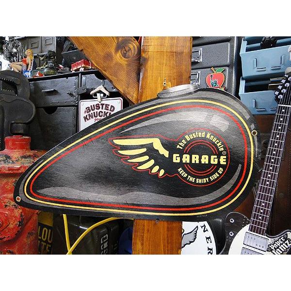 バステッドナックルガレージ　バイクタンク　U.S.ヘヴィースチールサイン　（ブラック）　アメリカン雑...