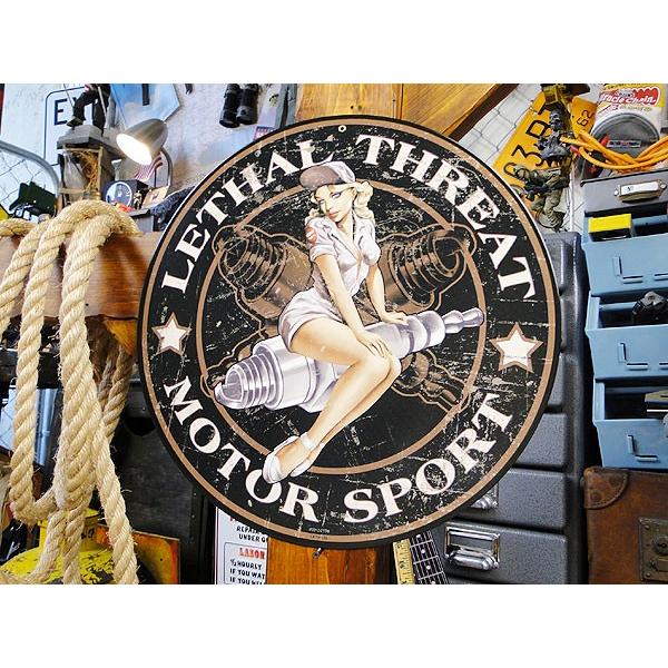 ピンナップガール＆スパークプラグ　U.S.ヘヴィースチールサイン アメリカン雑貨 アメリカ雑貨