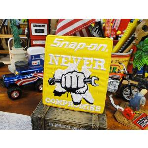 スナップオン　レーシングワッペン　（ネバーコンプロマイズ・イエロー）　アメリカ雑貨　アメリカン雑貨　...