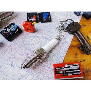 クルマのカスタムパーツ　キーホルダー　（スパークプラグ）　アメリカ雑貨　アメリカン雑貨