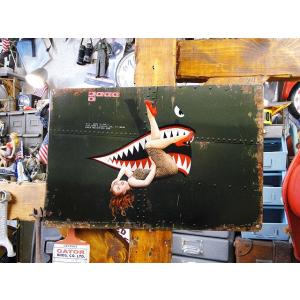 ピンナップガール＆戦闘機　U.S.ヘヴィースチールサイン　（シャークヘッド）　アメリカ雑貨　アメリカ...