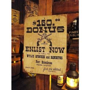 西部のお尋ね者ポスター　木製看板　（ウイリー・アパッチ）　アメリカ雑貨　アメリカン雑貨