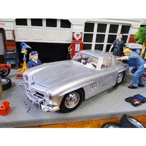 1954年メルセデス　ベンツ　300SL　ダイキャストミニカー　1/18スケール　（シルバー）　アメ...