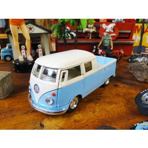 1963年フォルクス・ワーゲン　ピックアップ・ダブルキャブ　ミニカー　1/34スケール　（ライトブル...