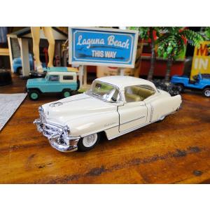 1953年キャデラック　シリーズ62　クーペ　ダイキャストミニカー　1/43スケール　（ホワイト）　...
