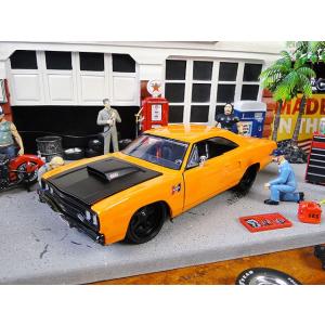 Jada　1970年プリムス　ロードランナー　ダイキャストミニカー　1/24スケール　（オレンジ）　...