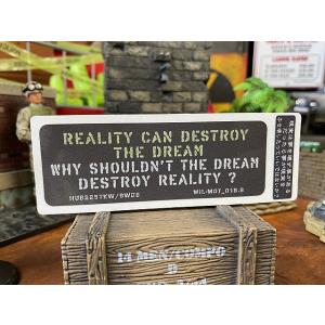 ミリタリー座右の銘ステッカー　Sサイズ　（現実は夢を壊すことがある　だったら夢が現実をぶち壊したって...