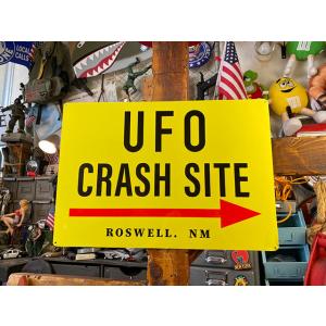 「UFO墜落現場の案内看板」　アルミサインボード　（リフレクター仕様）　■　アメリカン雑貨　アメリカ...