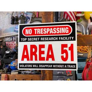 エリア51　警告看板　アルミサインボード（TOP SECRET） ■ アメリカン雑貨 アメリカ雑貨