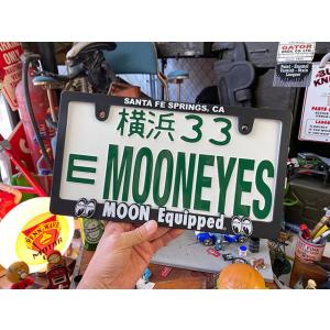 ムーンイクイップド　3Dライセンスフレーム　ホワイトロゴ　（日本のナンプレ用サイズ）　■ アメリカン...