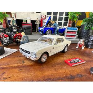 1950年代のアメ車のペダルカーを再現したミニカー 限定品 （1956