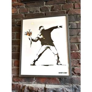 バンクシー　アートフレーム　（Love　is　in　the　Air/愛は空中に）　花束を投げる男　フ...