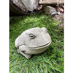 イギリスのカエルの石像　庭先に幸運を呼び込む縁起物　MADE IN ENGLAND ■ アメリカン雑...
