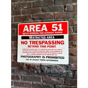 エリア51の警告看板　アルミサインボード　（RESTRICTED AREA）　■　アメリカン雑貨　ア...