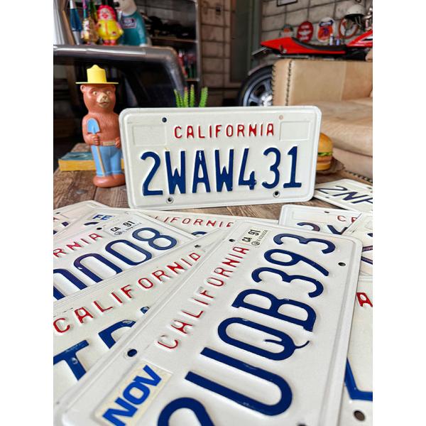アメリカ　USEDナンバープレート　（カリフォルニア州/1987〜1992年デザイン）　ライセンスプ...