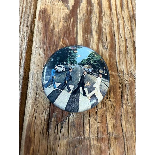 ビートルズ　アビイロード　オフィシャル　缶バッジ　ABBEY ROAD ■ アメリカン雑貨 アメリカ...