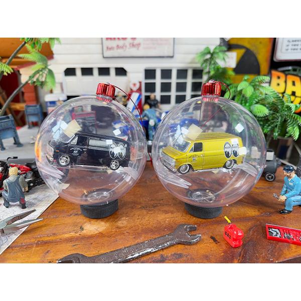 ムーンアイズ限定　M2　ミニカー　クリスマスオーナメント　1971年　シボレー　バン　G10　1/6...