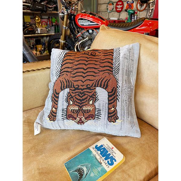 ポストジェネラル　チベタン　タイガー　クッション ■ アメリカン雑貨 アメリカ雑貨