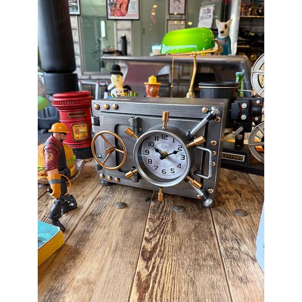 銀行の金庫みたいな　デスククロック　シークレットボックス　置き時計 ■ アメリカン雑貨 アメリカ雑貨