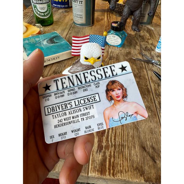 パロディ免許証　フェイマスピープル　ライセンスカード　（テイラー・スウィフト） ■ アメリカン雑貨 ...