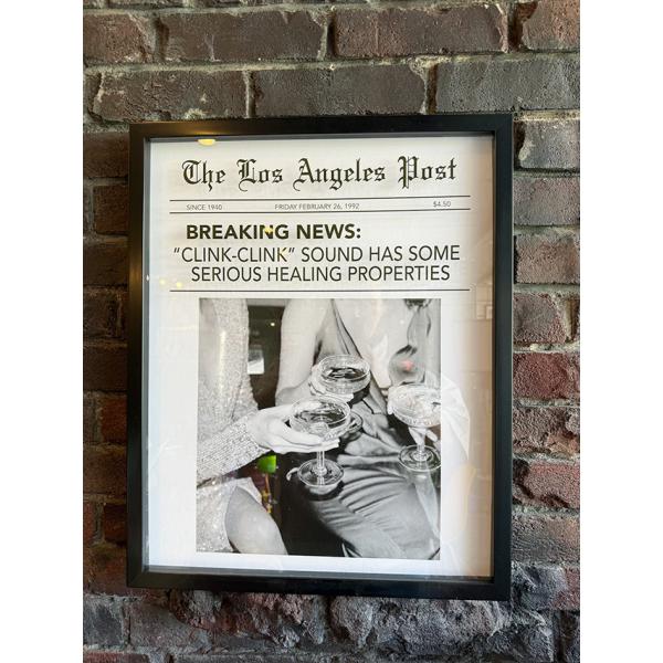 「お酒がテーマ」のフレームアート　ロサンゼルスの新聞記事風　（グラスの音は癒やし） ■ アメリカン雑...