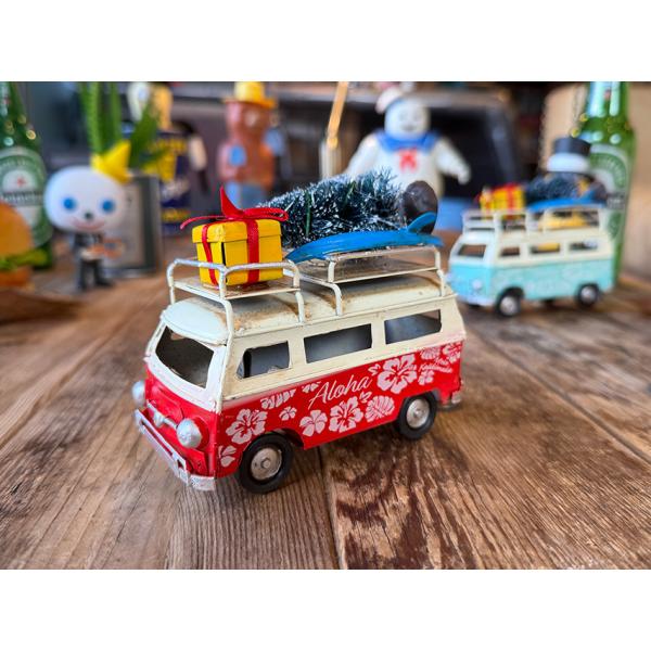 ハワイアン　クリスマス　ワーゲンバス　ミニ　ブリキオブジェ　（レッド） ■ アメリカン雑貨 アメリカ...