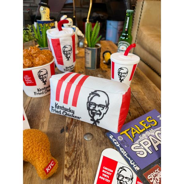 KFC　ケンタッキーフライドチキン　ぬいぐるみ　（パッケージ）　単品　犬用オモチャ　ドッグトイ ■ ...