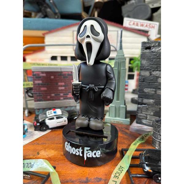 NECA　映画　スクリーム　ゴーストフェイス　ボディノッカー　ソーラーパワーでゆらゆら揺れる ■ ア...