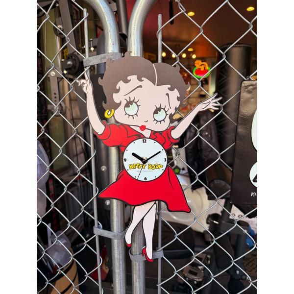 脚がユラユラする　ベティ・ブープ　スウィングクロック　壁掛け時計 ■ アメリカン雑貨 アメリカ雑貨