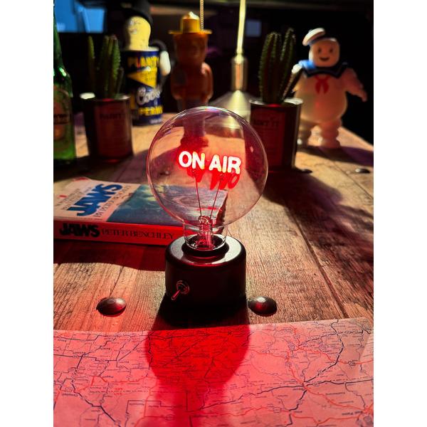 LED　バルブライト　（オンエアー/ON AIR）　単四電池＆USB電源の両方対応 ■ アメリカン雑...