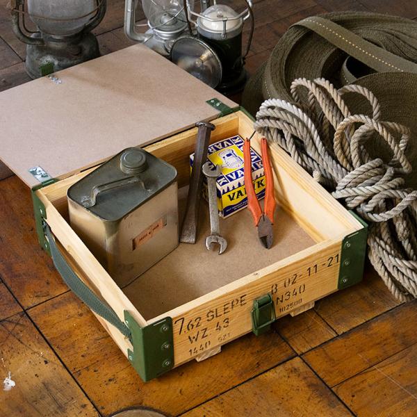 ミリタリーテイスト　ポーランドタイプ　アンモボックス　メタルフレーム　単品　秘密基地系ファニチャー　...