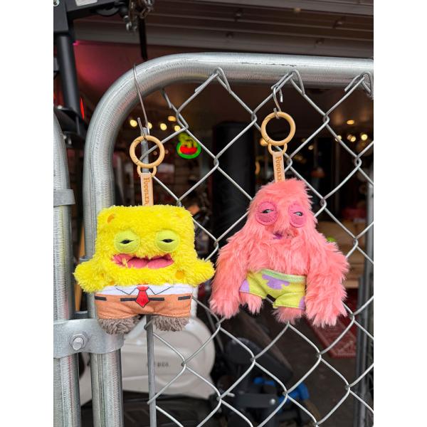 ファグラー × スポンジボブ　ぬいぐるみ　キーホルダー　（全2体セット）　海外で話題のキモくてかわい...