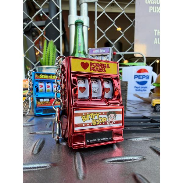 カジノ　スロットマシン　キーホルダー　（レッド/ベティ・ブープ） ■ アメリカン雑貨 アメリカ雑貨