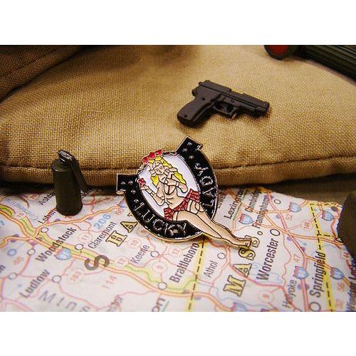 戦闘機のノーズアート　ピンバッジ　（ホースシューバニー）　アメリカ雑貨　アメリカン雑貨