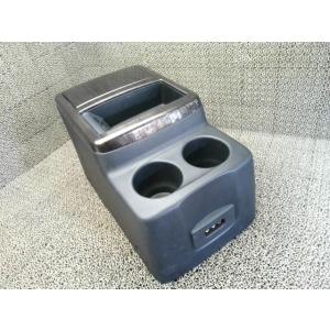 H27年 26系キャラバン(VW2E26)プレミアムGX NV350 エアコンスイッチ