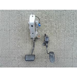 トヨタ（TOYOTA） トヨタ純正 アルミペダルセット (アクセルレータASSY