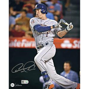 カルロス・コレア 直筆サインフォト/ Carlos Correa Autographed 'Swinging' 8X10 Photo 4/9入荷｜cardfanatic