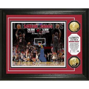 （セール）Highland Mint (ハイランドミント) レブロン・ジェイムス NBA フォトプラーク LeBron James 20000Points & 5000Assists Gold Coin Photomint｜cardfanatic