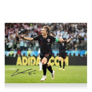 ルカ・モドリッチ 直筆サインフォト クロアチア代表