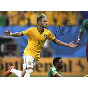 ネイマール 直筆サインフォト ブラジル代表 ワールドカップ vs カメルーン Signed Brazil Photo World Cup Goal vs Cameroon / Neymar｜cardfanatic