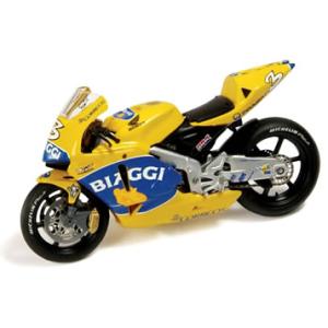 イクソ 1/24 ホンダ RC211-V No.3 M.Biaggi MotoGP 2004